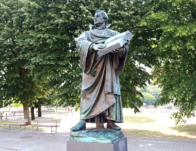  alt=